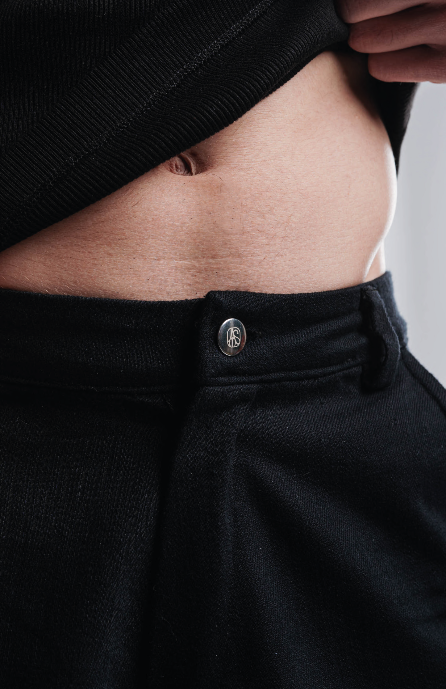 BLACK DENIM SHORTS